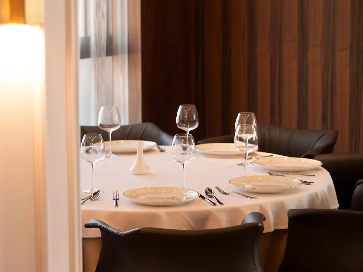 Marinaj Hotel & Spa Tirana 4*,